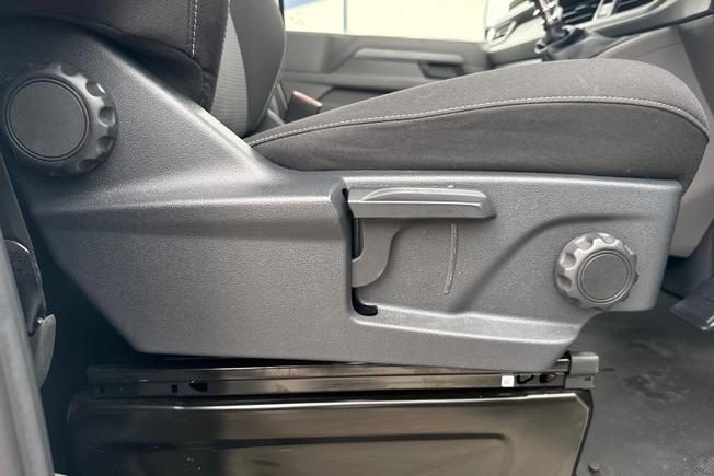 VOLKSWAGEN Transporter Photo 35
