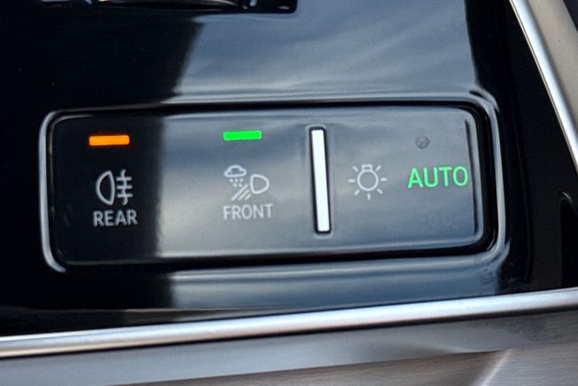 AUDI Q8 Photo 30