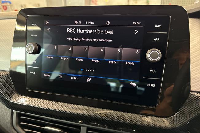 Volkswagen T-Cross Photo 13
