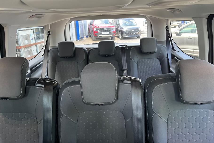 Used Ford TOURNEO CUSTOM WR26PJO 32