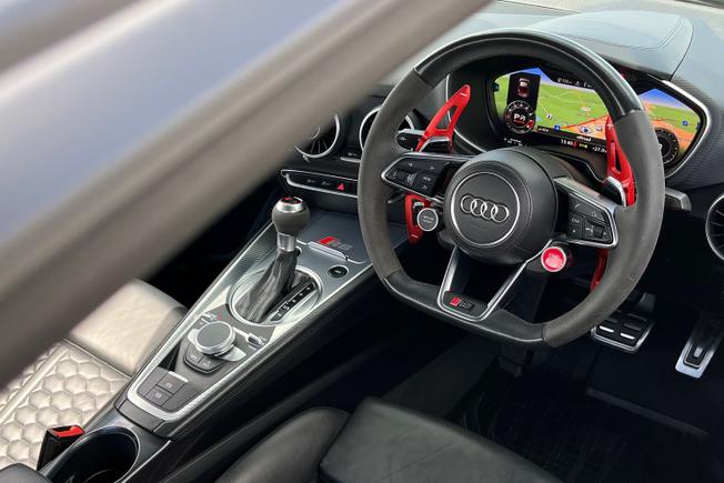 Audi TT RS Photo 47