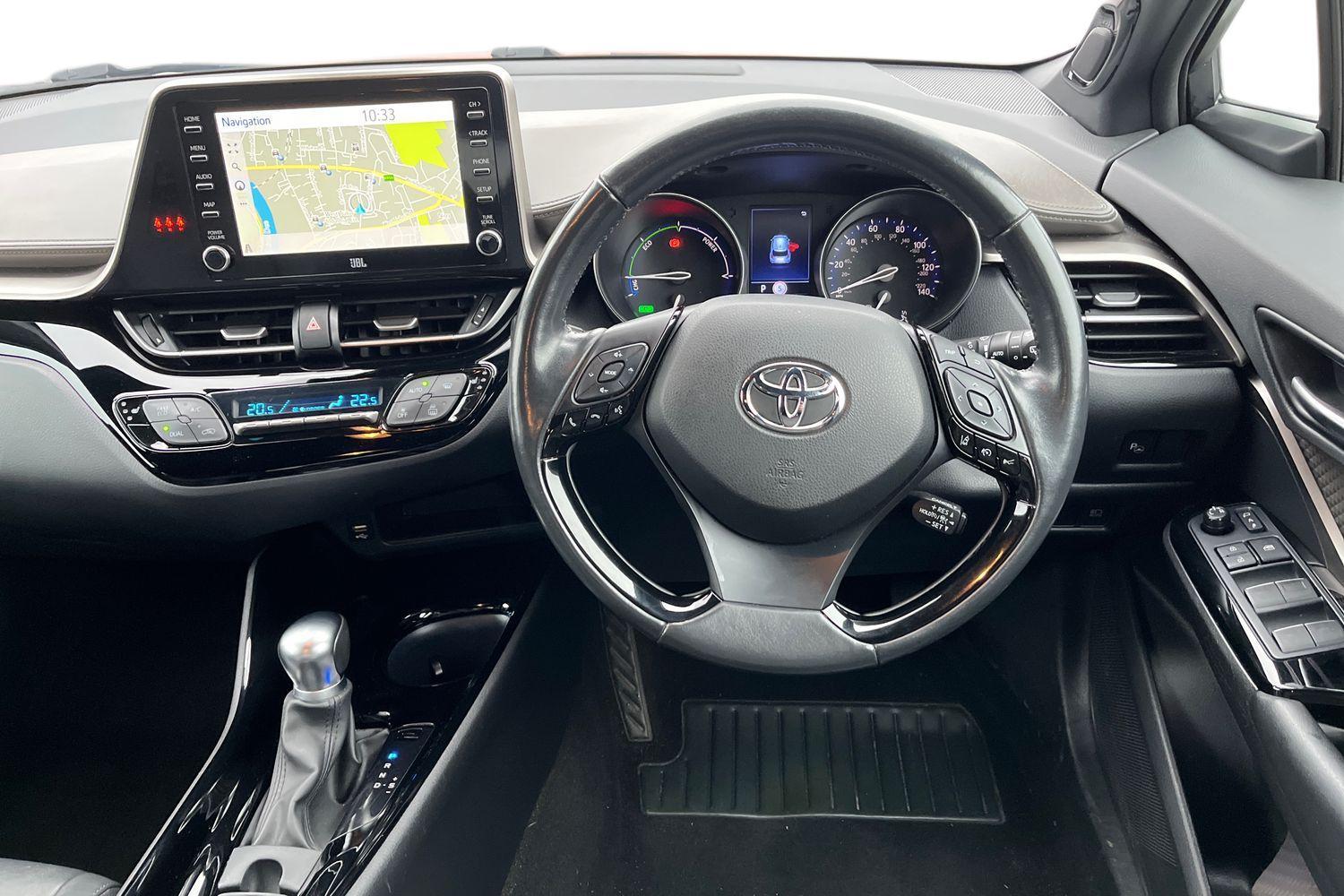 Toyota C-HR Photo 10