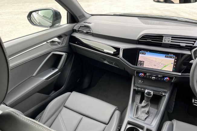 AUDI Q3 Photo 39