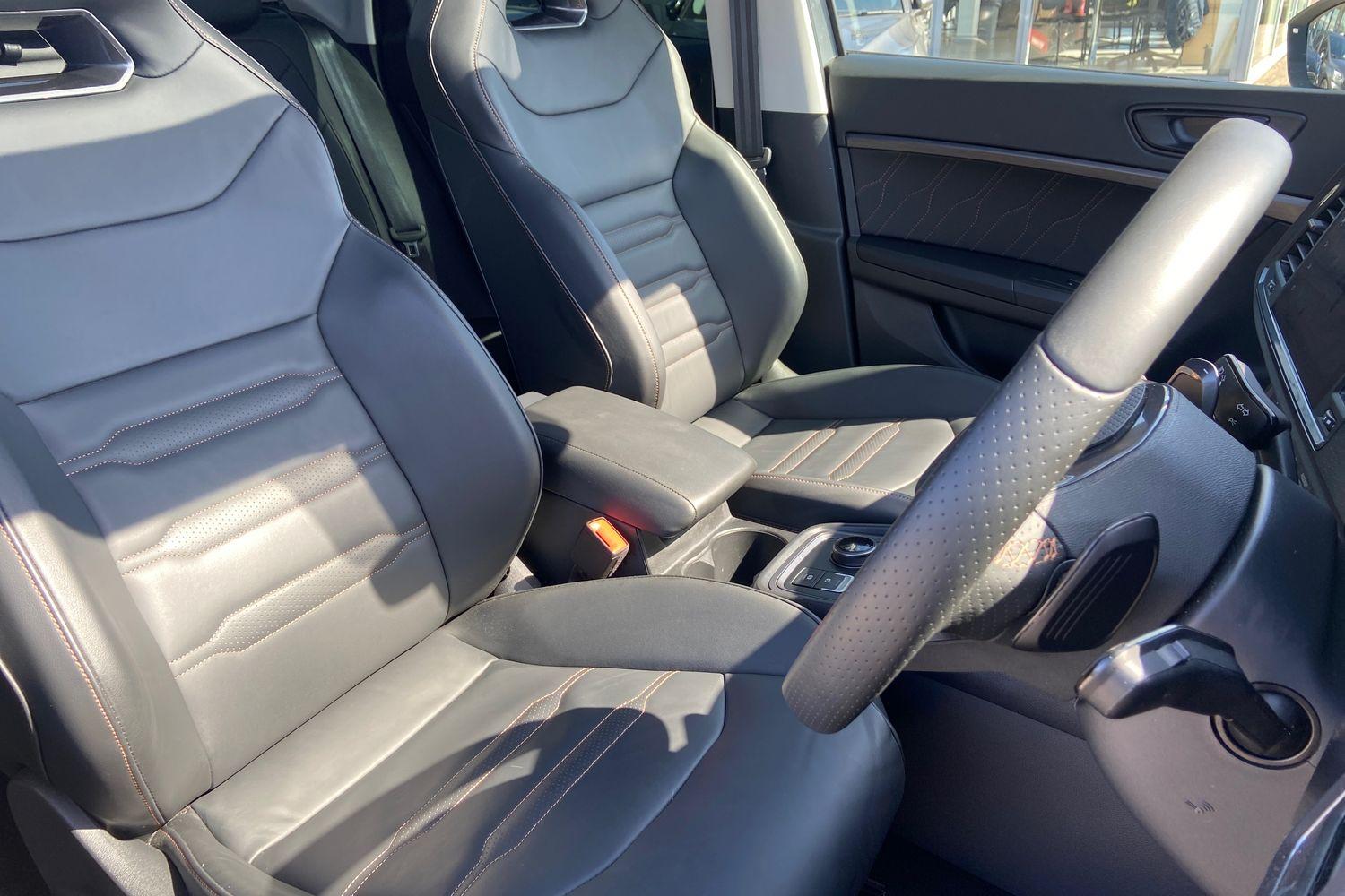 CUPRA ATECA Photo 16