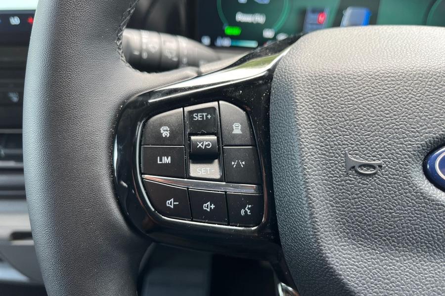 Ford TOURNEO CUSTOM Photo autoimg-36eb2110aeab05adf48e31951d63298c0e8b9bc4.jpg