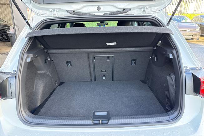 VOLKSWAGEN Golf Photo 12