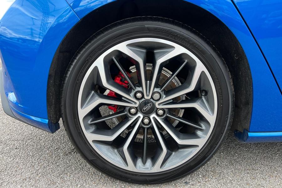 Ford FOCUS Photo autoimg-36f14c016be7b21ef7098bb1ce48bb64b245d145.jpg