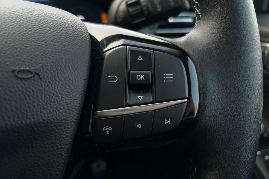 Ford Kuga Photo autoimg-36f21ad56bc6a9ea7f4e06113bdecd8f3bf0d044.jpg