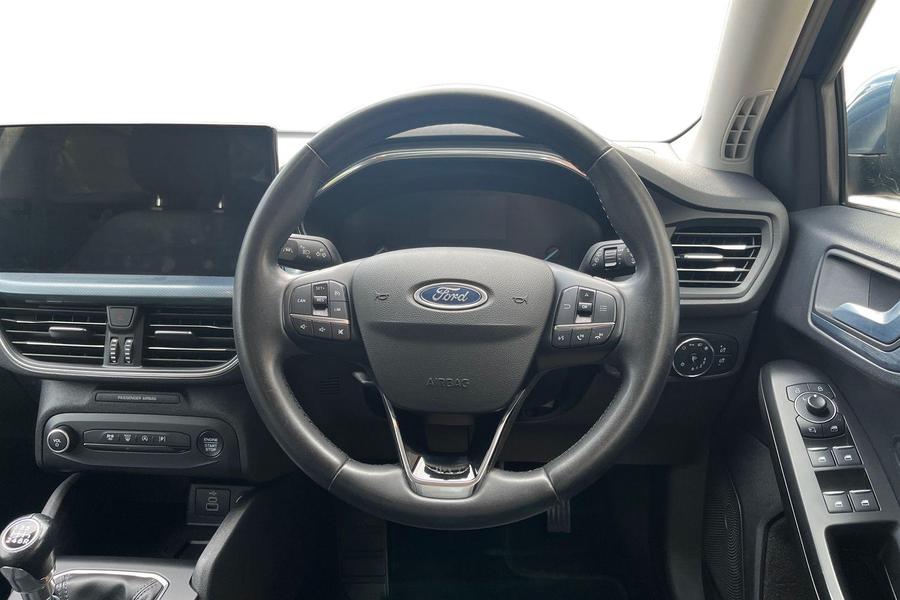 Ford FOCUS Photo autoimg-36fadf67c5ce0ae387397044aa7acde176f40317.jpg