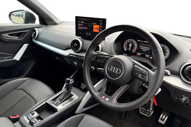 AUDI Q2 Photo 6