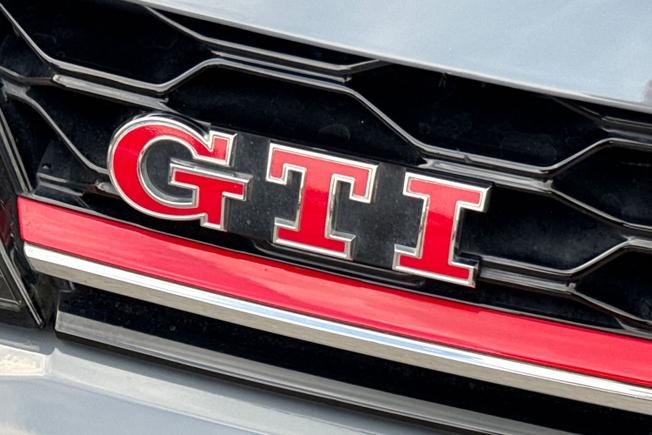 Volkswagen Golf Photo 27