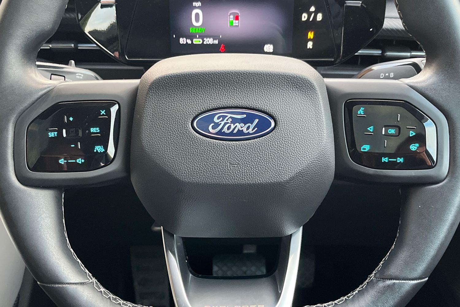 Ford Explorer Photo 11