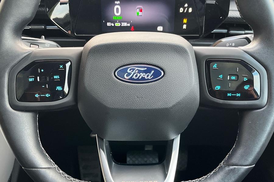 Ford Explorer Photo autoimg-3707e7af0e2a55207bb7e99559937ef4677a8bfc.jpg