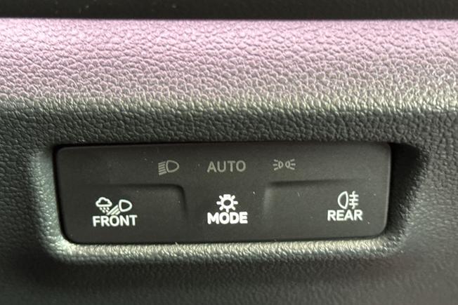 VOLKSWAGEN Tiguan Photo 24