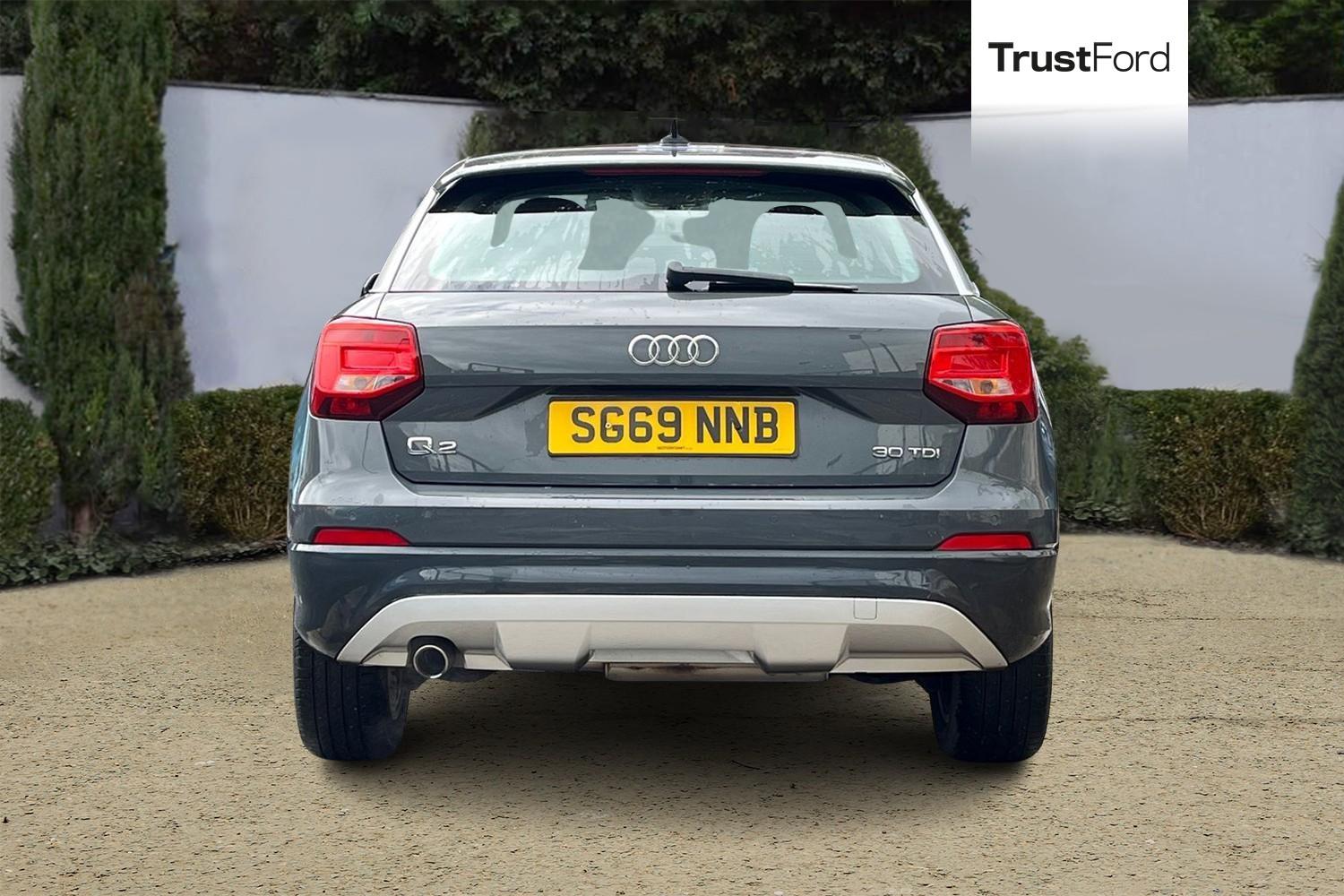 Audi Q2 Photo 6