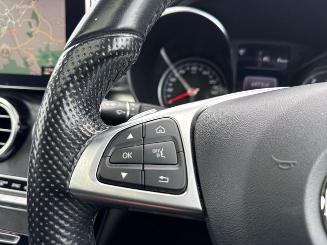 MERCEDES-BENZ GLC Photo 16