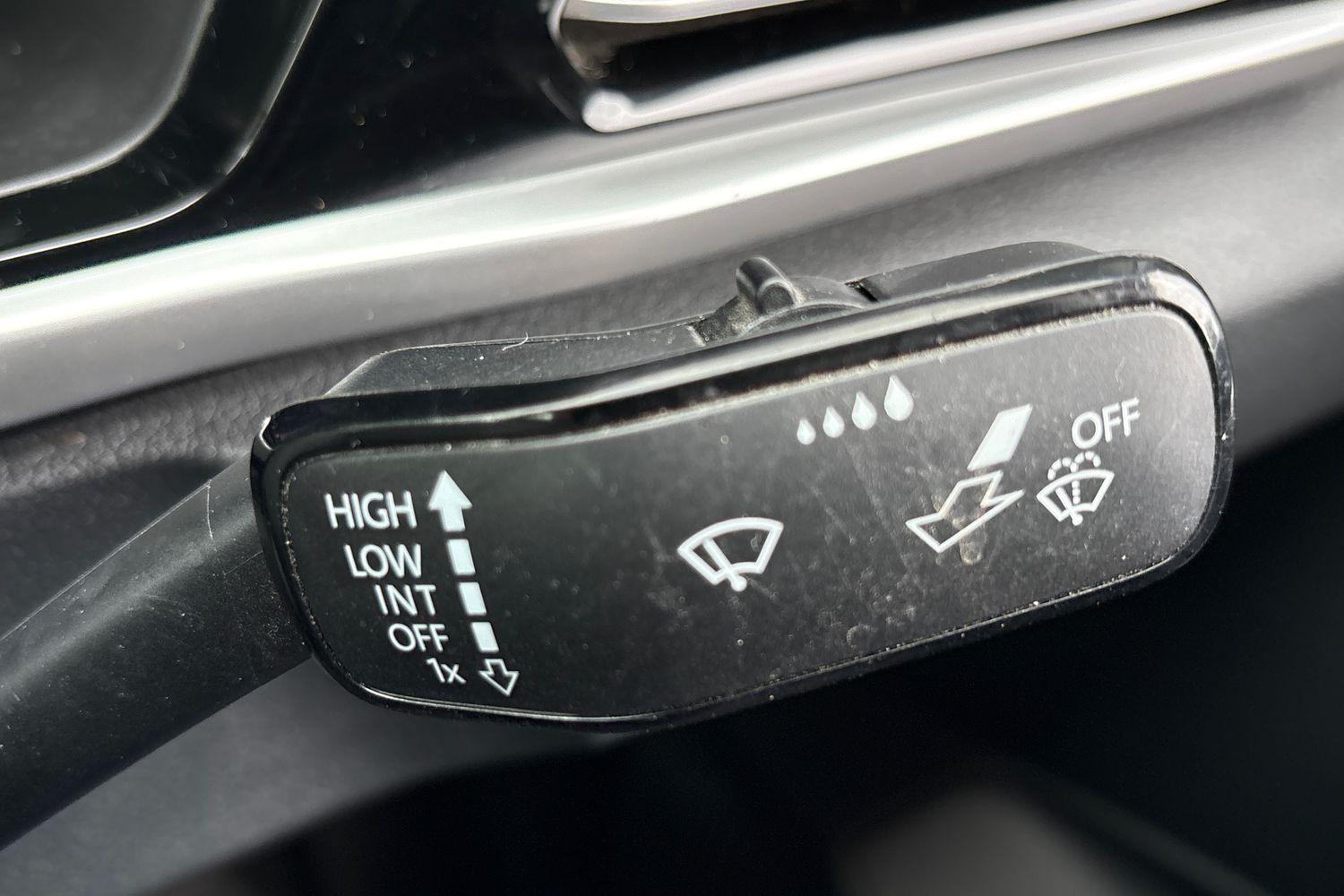 Ford TRANSIT CONNECT Photo 26