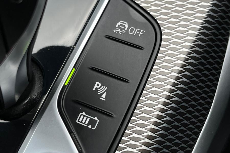 BMW 3 Series Photo autoimg-371a99fcc36615251fb4c319acc8c70d762bf6f5.jpg