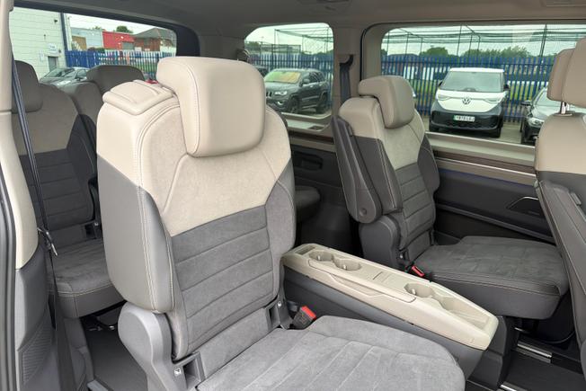 VOLKSWAGEN Multivan Photo 9