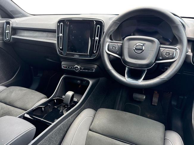 VOLVO C40 Photo 11