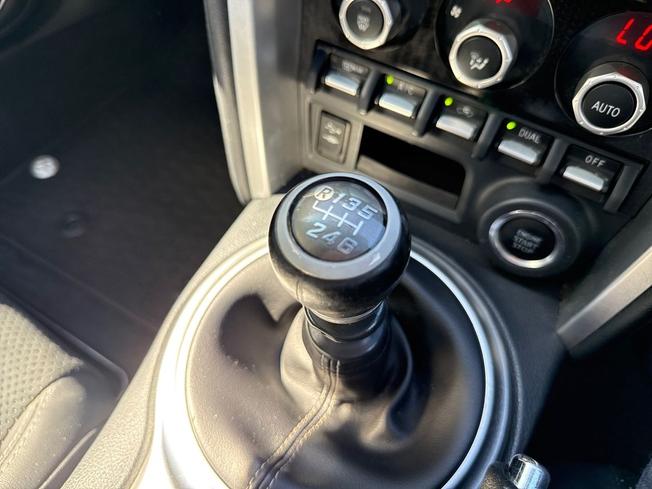 TOYOTA GT86 Photo 28