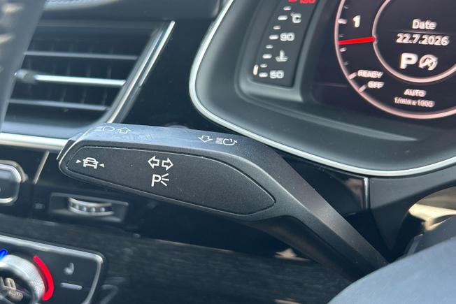 AUDI Q7 Photo 47