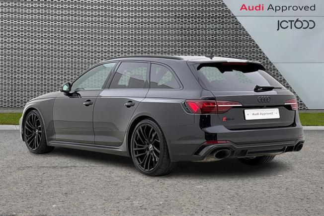 Audi RS4 Photo 3