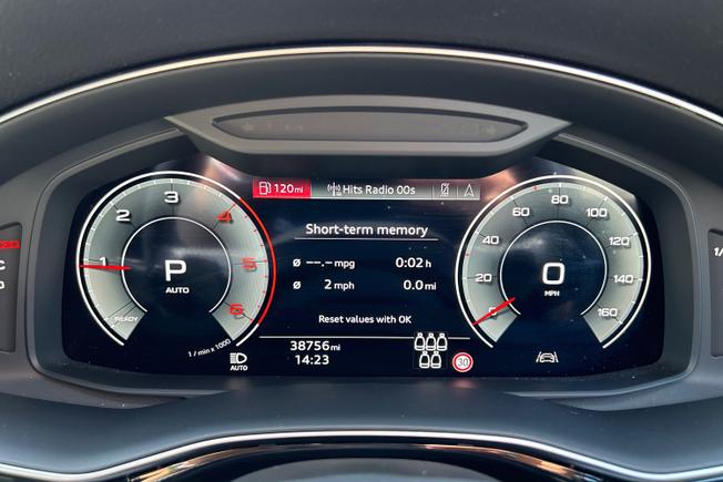 AUDI Q7 Photo 15