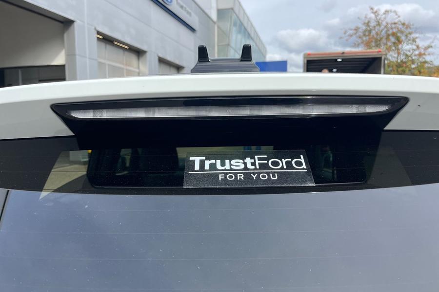 Ford Kuga Photo autoimg-37306f37adff25f259ed801fd816ff466afcc142.jpg