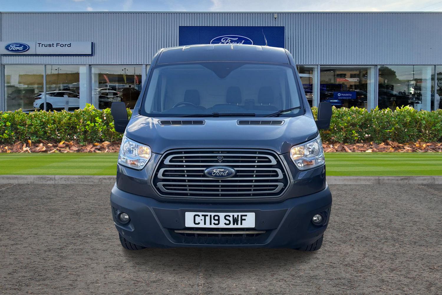 Ford Transit Photo 11