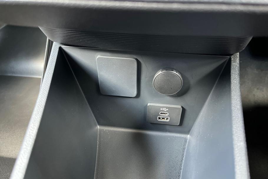 Used Ford E-Transit Courier LG25ALD 29