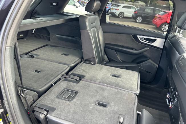 AUDI Q7 Photo 59