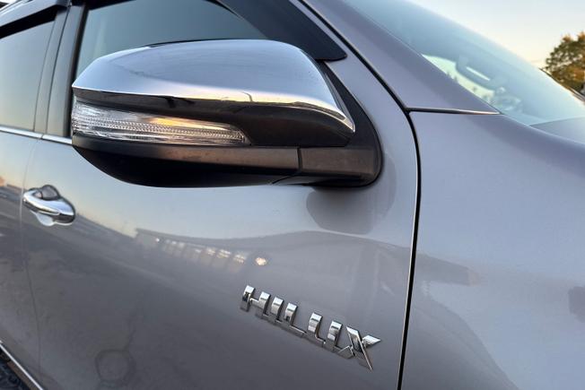 TOYOTA Hilux Photo 20