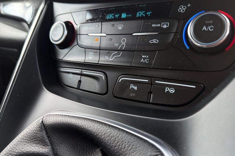Ford KUGA Photo autoimg-3736f053e7fe79da125df8ccb22406202cd4b159.jpg