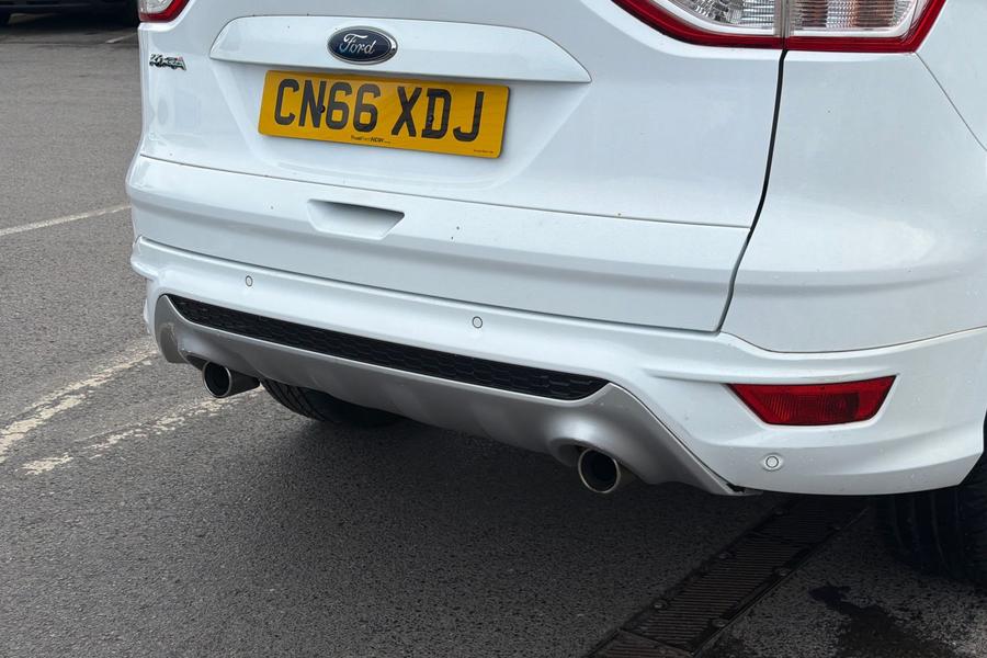 Ford KUGA Photo autoimg-3738589b71a3d6d0e7b2c88e76b9c4091ab2ab37.jpg