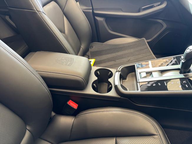 PORSCHE Macan Photo 18