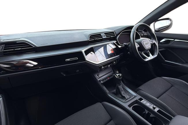 Audi Q3 Photo 2