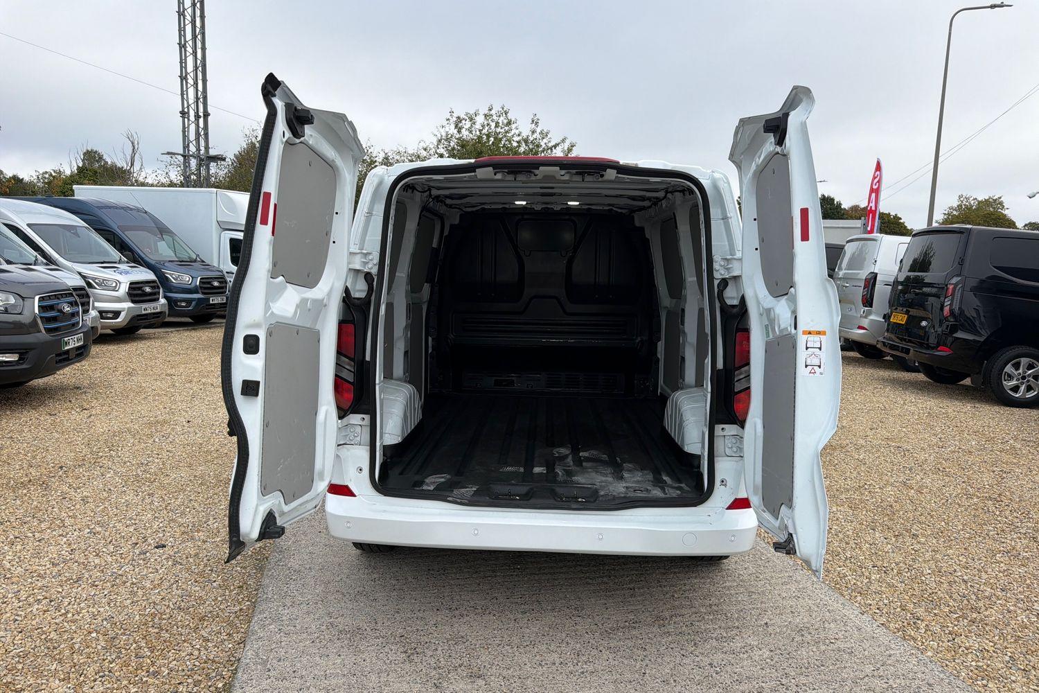 Ford TRANSIT CUSTOM Photo 5
