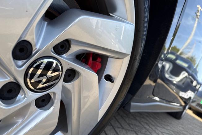 Volkswagen Golf Photo 22
