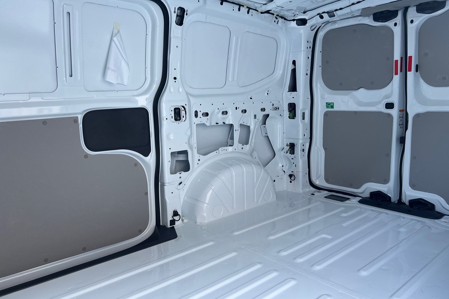 Ford E-Transit Custom Photo 3