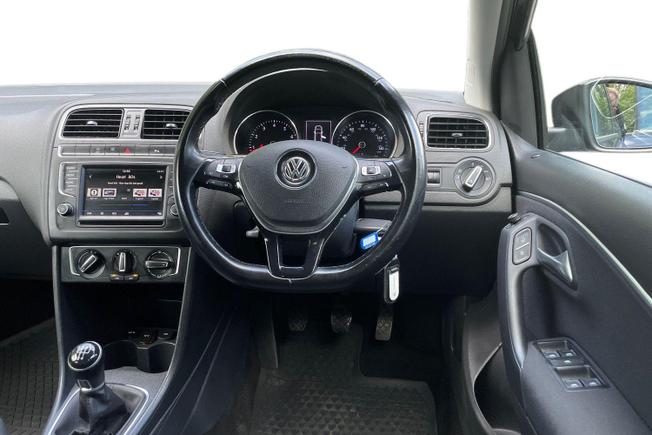 VOLKSWAGEN Polo Photo 11