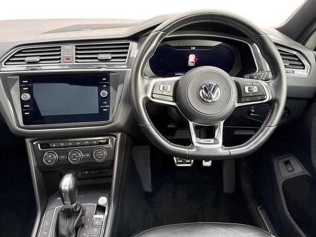 VOLKSWAGEN Tiguan Photo 11