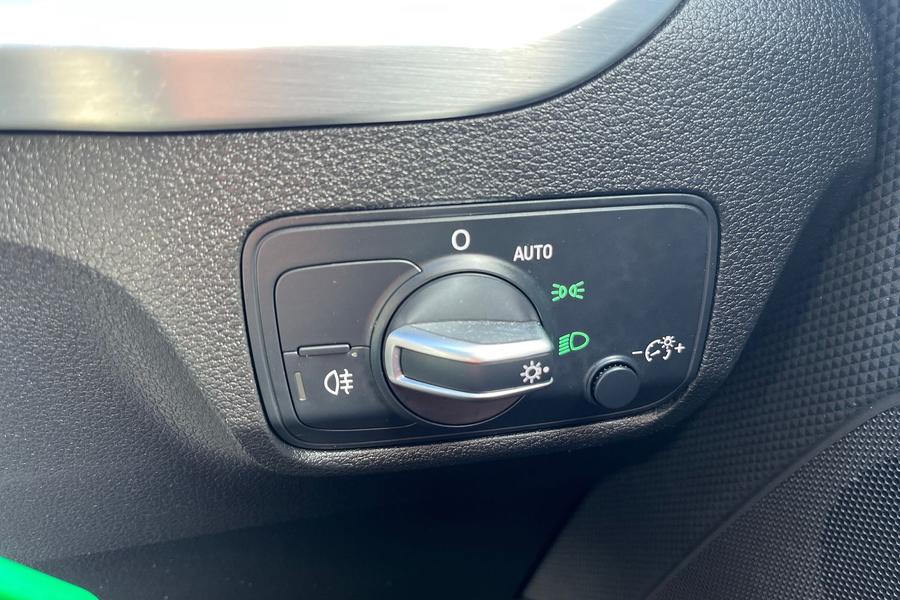 Audi Q2 Photo autoimg-37578151302a215961eec023b05d9658731f9f9f.jpg