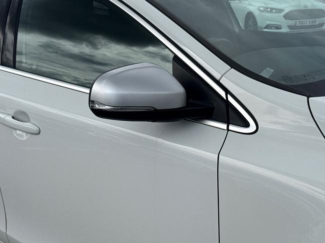 VOLVO V40 Photo 20