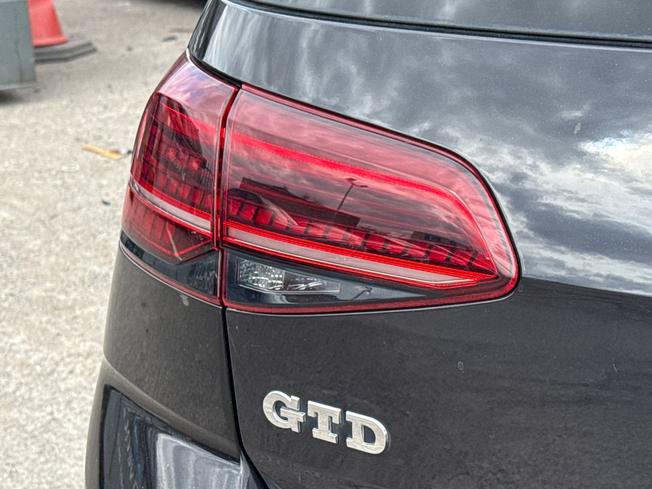VOLKSWAGEN Golf Photo 44