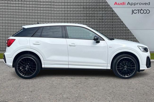 AUDI Q2 Photo 4
