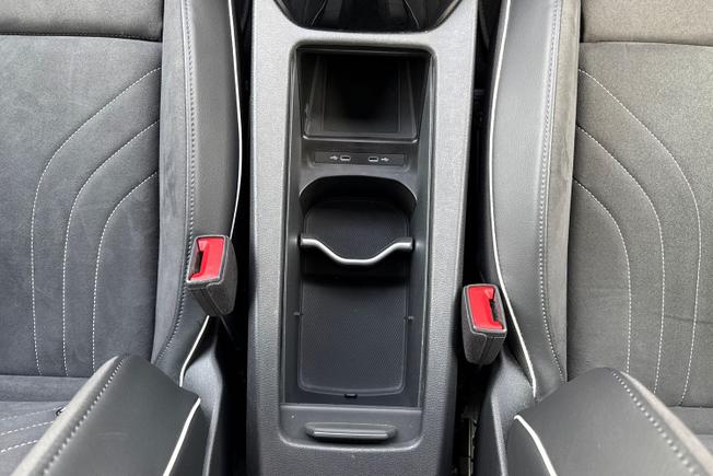 VOLKSWAGEN ID.4 Photo 24