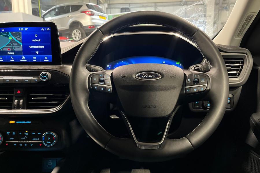 Ford KUGA Photo autoimg-3761b9484417e95f2f24031fbac8486c59414e65.jpg
