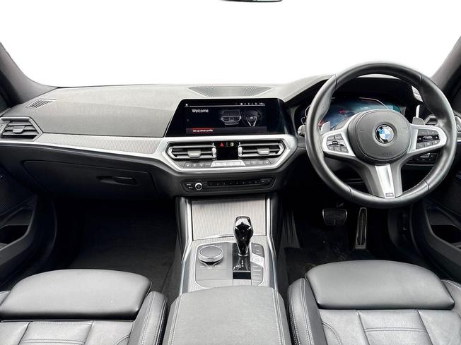 BMW 3 Series Photo 10