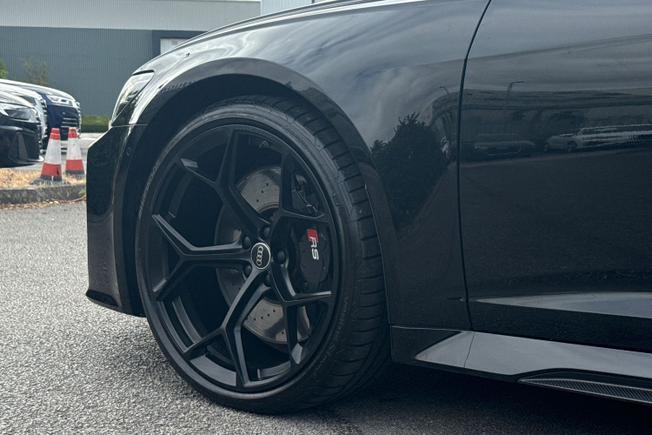 AUDI RS6 Avant Photo 24